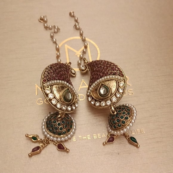✅ High quality plating Long paisley earrings!